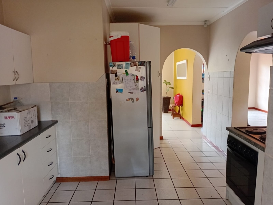 To Let 4 Bedroom Property for Rent in Bonza Bay Eastern Cape